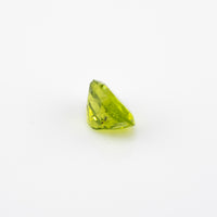 Peridot - 1.65 Ct Oval AAA Apple Green Clean