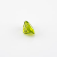 Peridot - 1.65 Ct Oval AAA Apple Green Clean
