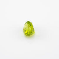 Peridot - 1.65 Ct Oval AAA Apple Green Clean