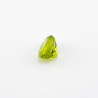 Peridot - 1.65 Ct Oval AAA Apple Green Clean
