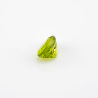 Peridot - 1.65 Ct Oval AAA Apple Green Clean