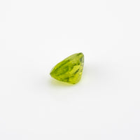 Peridot - 1.65 Ct Oval AAA Apple Green Clean