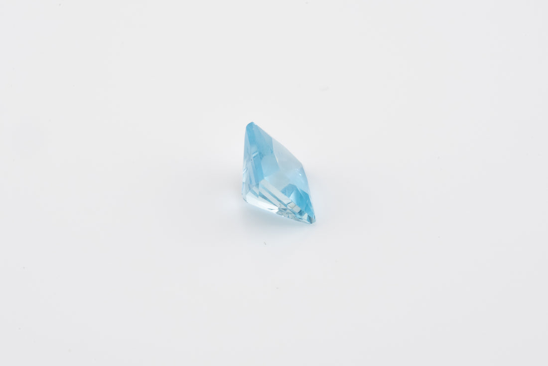 Aquamarine - 1.10 Ct Cushion Cut  VS-VVS Clarity