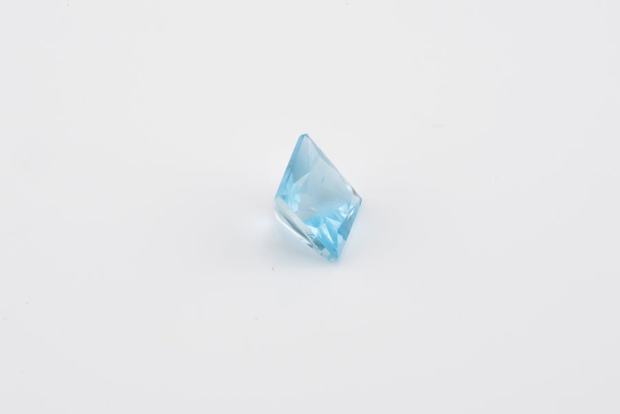 Aquamarine - 1.10 Ct Cushion Cut  VS-VVS Clarity