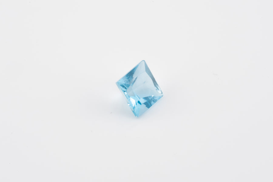 Aquamarine - 1.10 Ct Cushion Cut  VS-VVS Clarity