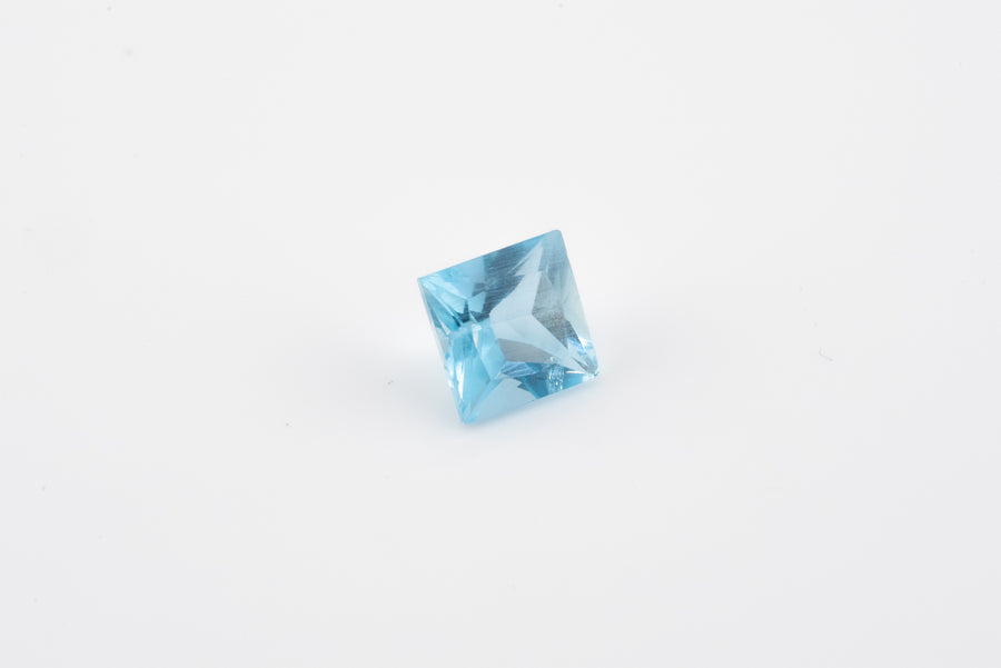 Aquamarine - 1.10 Ct Cushion Cut  VS-VVS Clarity