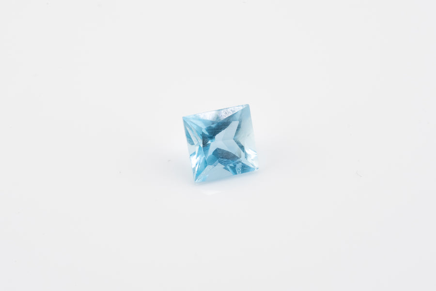 Aquamarine - 1.10 Ct Cushion Cut  VS-VVS Clarity