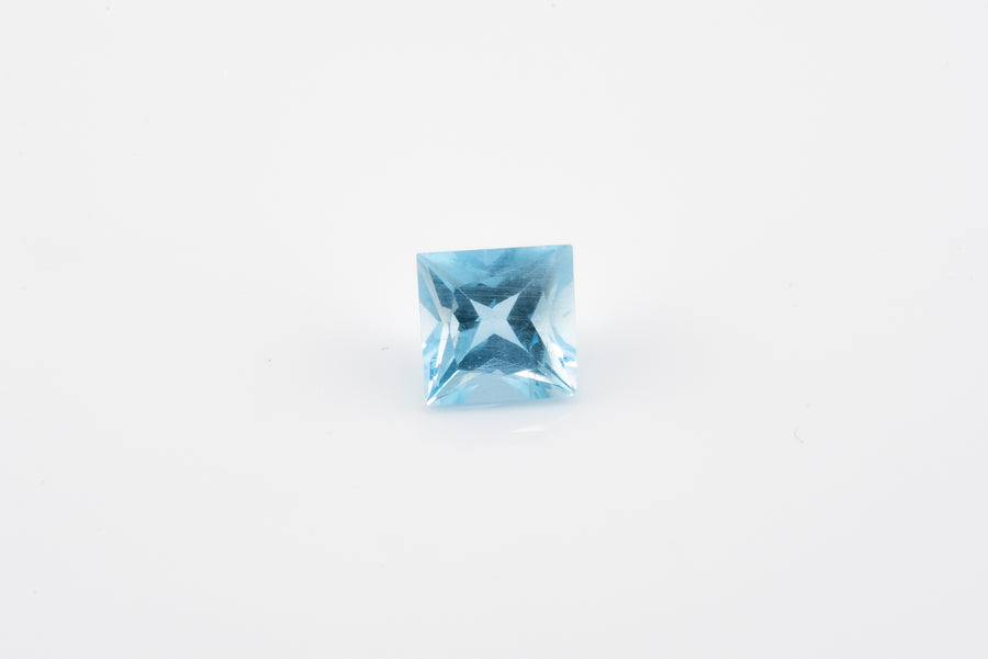 Aquamarine - 1.10 Ct Cushion Cut  VS-VVS Clarity