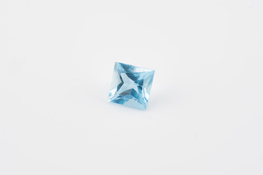 Aquamarine - 1.10 Ct Cushion Cut  VS-VVS Clarity