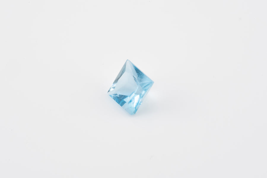 Aquamarine - 1.10 Ct Cushion Cut  VS-VVS Clarity