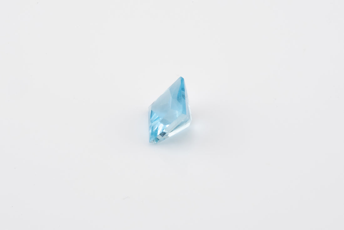 Aquamarine - 1.10 Ct Cushion Cut  VS-VVS Clarity