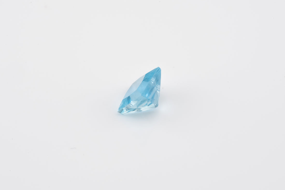 Aquamarine - 1.10 Ct Cushion Cut  VS-VVS Clarity