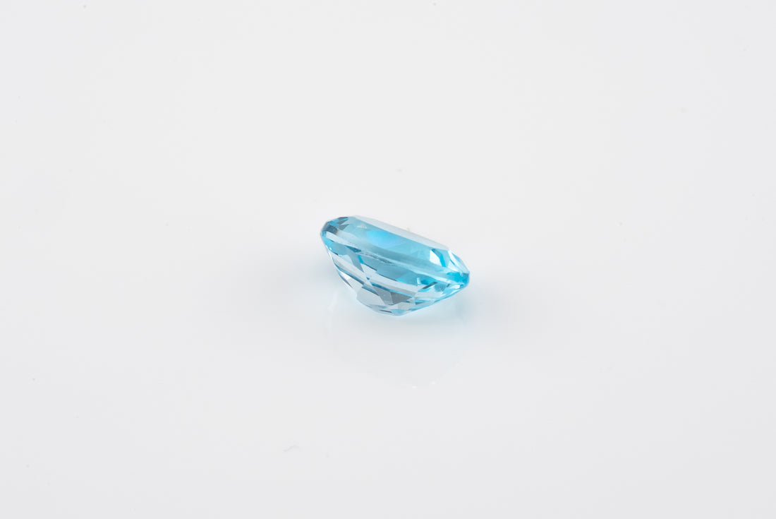 Topaz - 1.65ct Oval Cut Swiss Blue