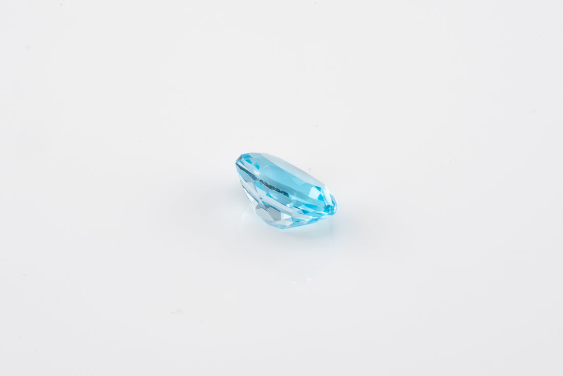 Topaz - 1.65ct Oval Cut Swiss Blue