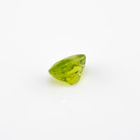 Peridot - 1.65 Ct Oval AAA Apple Green Clean