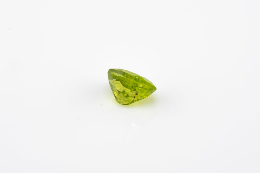 Peridot - 1.65 Ct Oval AAA Apple Green Clean