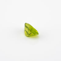 Peridot - 1.65 Ct Oval AAA Apple Green Clean